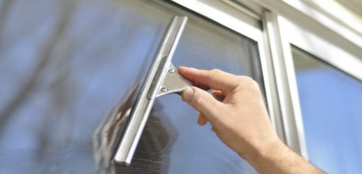 5 Reasons to Hire a Professional Window Cleaning Company for Your Business
