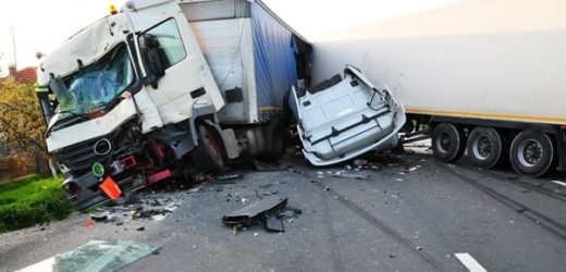 Out of 5 Reasons to hire Truck Accident Attorney